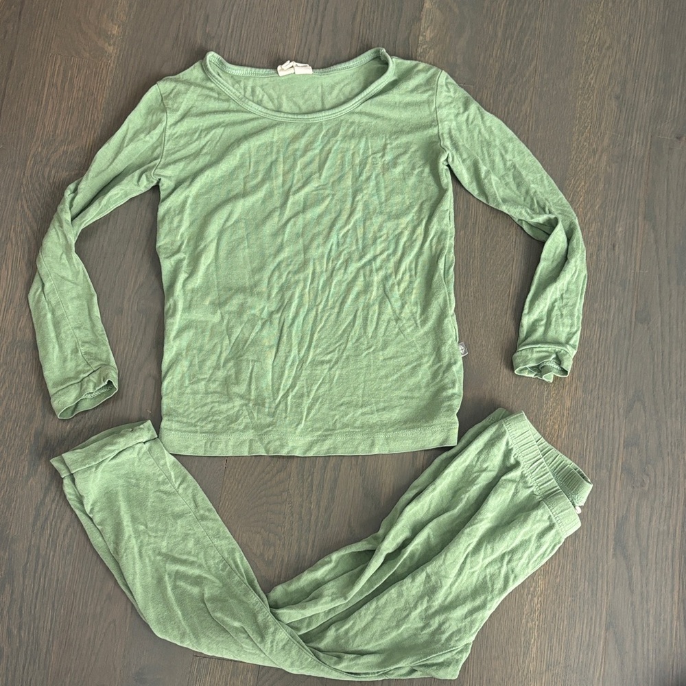 Kyte pjs size 5 EUC
